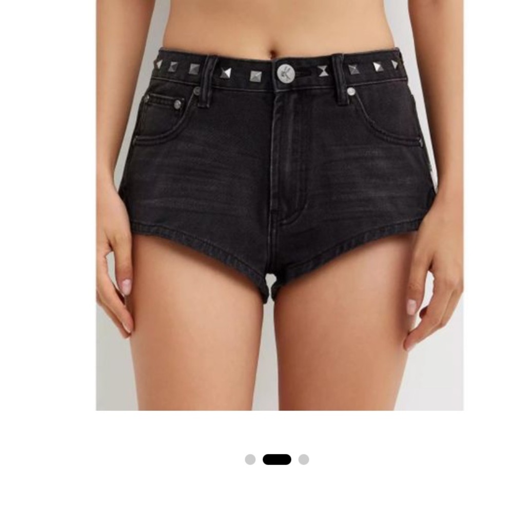 BNWT Size 24 One Teaspoon Black Studded Jean Shorts